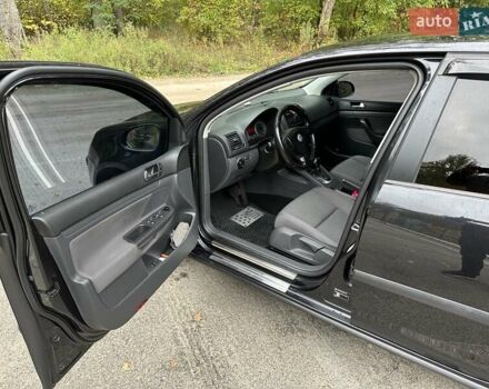 Черный Фольксваген Гольф, объемом двигателя 1.6 л и пробегом 196 тыс. км за 7000 $, фото 23 на Automoto.ua