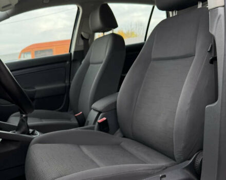 Черный Фольксваген Гольф, объемом двигателя 1.6 л и пробегом 243 тыс. км за 5999 $, фото 20 на Automoto.ua