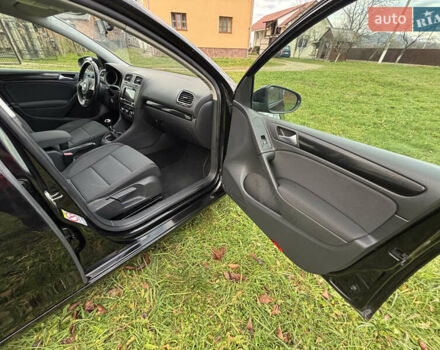 Черный Фольксваген Гольф, объемом двигателя 1.6 л и пробегом 250 тыс. км за 7150 $, фото 25 на Automoto.ua