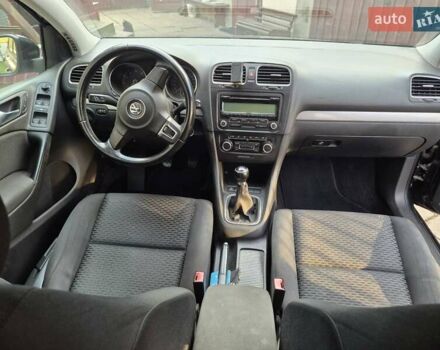 Черный Фольксваген Гольф, объемом двигателя 1.6 л и пробегом 217 тыс. км за 6500 $, фото 7 на Automoto.ua