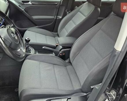 Черный Фольксваген Гольф, объемом двигателя 1.39 л и пробегом 197 тыс. км за 7350 $, фото 70 на Automoto.ua