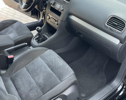 Чорний Фольксваген Гольф, об'ємом двигуна 1.39 л та пробігом 208 тис. км за 7900 $, фото 56 на Automoto.ua