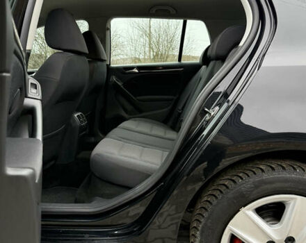 Черный Фольксваген Гольф, объемом двигателя 1.6 л и пробегом 198 тыс. км за 7950 $, фото 93 на Automoto.ua