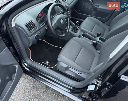 Черный Фольксваген Гольф, объемом двигателя 1.4 л и пробегом 231 тыс. км за 6700 $, фото 36 на Automoto.ua