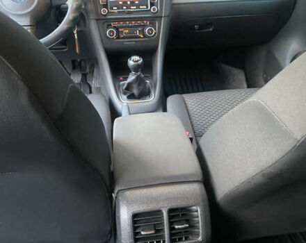 Черный Фольксваген Гольф, объемом двигателя 1.39 л и пробегом 219 тыс. км за 6850 $, фото 21 на Automoto.ua