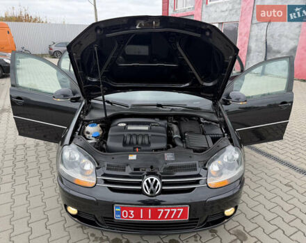 Черный Фольксваген Гольф, объемом двигателя 1.6 л и пробегом 189 тыс. км за 6650 $, фото 48 на Automoto.ua