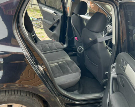 Черный Фольксваген Гольф, объемом двигателя 1.6 л и пробегом 281 тыс. км за 8000 $, фото 5 на Automoto.ua