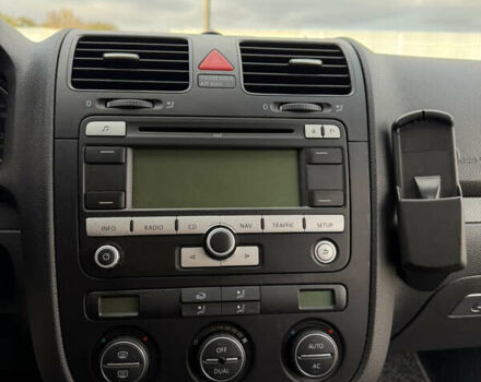 Черный Фольксваген Гольф, объемом двигателя 1.6 л и пробегом 243 тыс. км за 5999 $, фото 35 на Automoto.ua