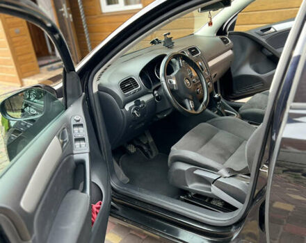 Черный Фольксваген Гольф, объемом двигателя 1.6 л и пробегом 281 тыс. км за 8000 $, фото 7 на Automoto.ua