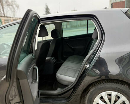 Черный Фольксваген Гольф, объемом двигателя 1.6 л и пробегом 185 тыс. км за 6999 $, фото 18 на Automoto.ua