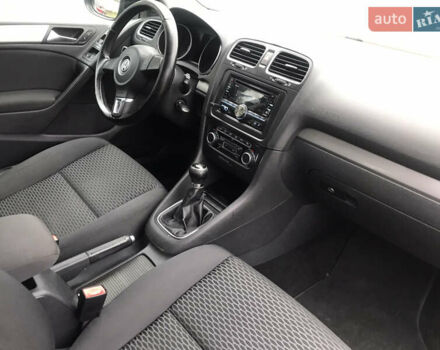 Черный Фольксваген Гольф, объемом двигателя 1.6 л и пробегом 232 тыс. км за 8200 $, фото 15 на Automoto.ua