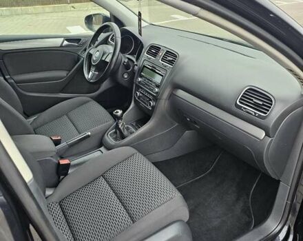 Черный Фольксваген Гольф, объемом двигателя 1.6 л и пробегом 218 тыс. км за 7900 $, фото 25 на Automoto.ua