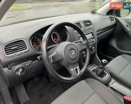 Черный Фольксваген Гольф, объемом двигателя 1.6 л и пробегом 241 тыс. км за 7999 $, фото 25 на Automoto.ua