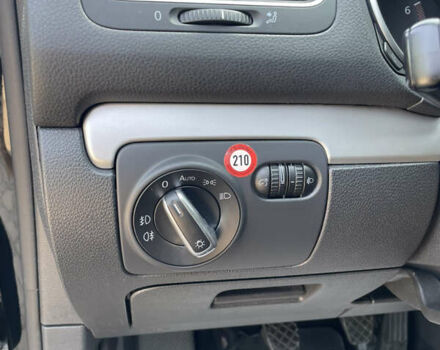 Чорний Фольксваген Гольф, об'ємом двигуна 1.39 л та пробігом 208 тис. км за 7900 $, фото 52 на Automoto.ua