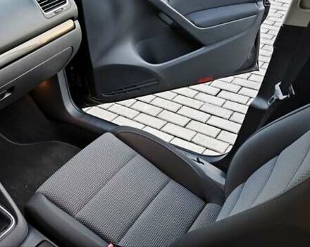 Чорний Фольксваген Гольф, об'ємом двигуна 1.39 л та пробігом 187 тис. км за 8000 $, фото 24 на Automoto.ua