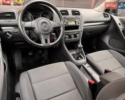 Черный Фольксваген Гольф, объемом двигателя 1.39 л и пробегом 193 тыс. км за 7600 $, фото 7 на Automoto.ua