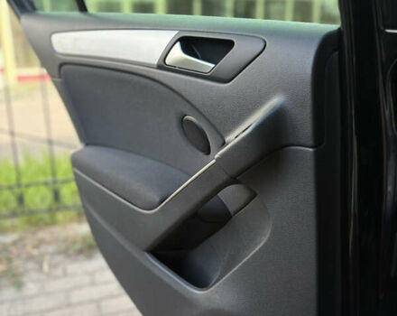 Чорний Фольксваген Гольф, об'ємом двигуна 1.39 л та пробігом 208 тис. км за 7200 $, фото 46 на Automoto.ua