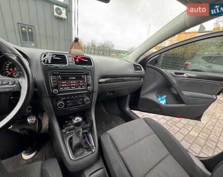 Черный Фольксваген Гольф, объемом двигателя 1.39 л и пробегом 235 тыс. км за 6999 $, фото 22 на Automoto.ua