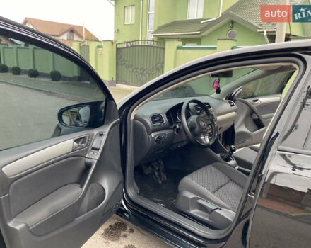 Черный Фольксваген Гольф, объемом двигателя 1.4 л и пробегом 242 тыс. км за 5699 $, фото 24 на Automoto.ua