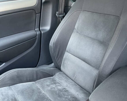 Чорний Фольксваген Гольф, об'ємом двигуна 1.39 л та пробігом 208 тис. км за 7900 $, фото 51 на Automoto.ua