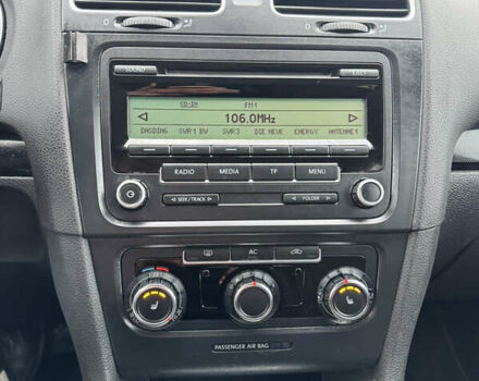 Черный Фольксваген Гольф, объемом двигателя 1.39 л и пробегом 251 тыс. км за 8400 $, фото 22 на Automoto.ua