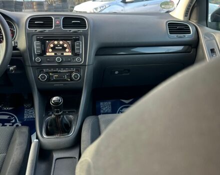 Черный Фольксваген Гольф, объемом двигателя 1.4 л и пробегом 233 тыс. км за 7500 $, фото 4 на Automoto.ua