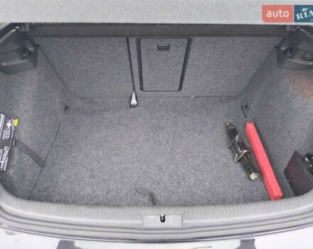 Черный Фольксваген Гольф, объемом двигателя 1.6 л и пробегом 187 тыс. км за 7800 $, фото 20 на Automoto.ua