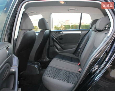 Черный Фольксваген Гольф, объемом двигателя 1.6 л и пробегом 210 тыс. км за 7590 $, фото 53 на Automoto.ua