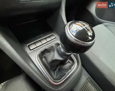 Черный Фольксваген Гольф, объемом двигателя 1.6 л и пробегом 250 тыс. км за 7150 $, фото 35 на Automoto.ua