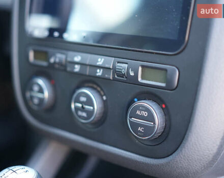 Черный Фольксваген Гольф, объемом двигателя 1.4 л и пробегом 258 тыс. км за 5999 $, фото 10 на Automoto.ua