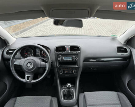 Черный Фольксваген Гольф, объемом двигателя 1.6 л и пробегом 198 тыс. км за 7899 $, фото 49 на Automoto.ua