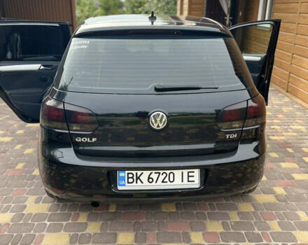 Черный Фольксваген Гольф, объемом двигателя 1.6 л и пробегом 281 тыс. км за 8000 $, фото 4 на Automoto.ua