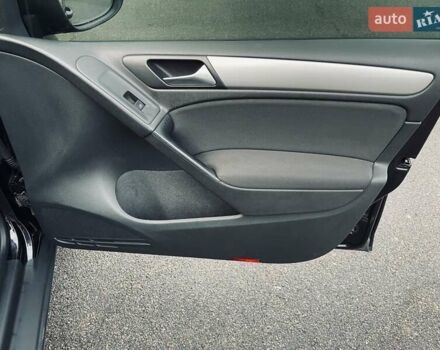 Черный Фольксваген Гольф, объемом двигателя 1.6 л и пробегом 247 тыс. км за 7950 $, фото 42 на Automoto.ua