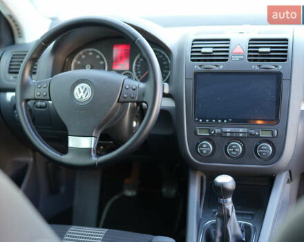 Черный Фольксваген Гольф, объемом двигателя 1.4 л и пробегом 258 тыс. км за 5999 $, фото 9 на Automoto.ua
