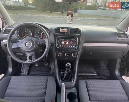 Черный Фольксваген Гольф, объемом двигателя 1.39 л и пробегом 263 тыс. км за 7500 $, фото 10 на Automoto.ua