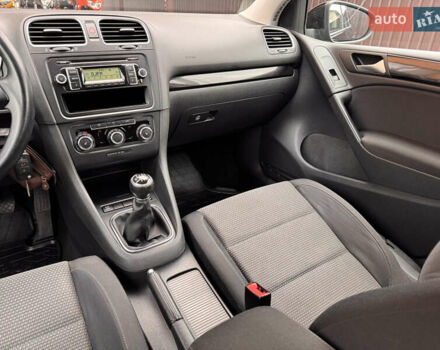 Черный Фольксваген Гольф, объемом двигателя 1.39 л и пробегом 193 тыс. км за 7600 $, фото 10 на Automoto.ua