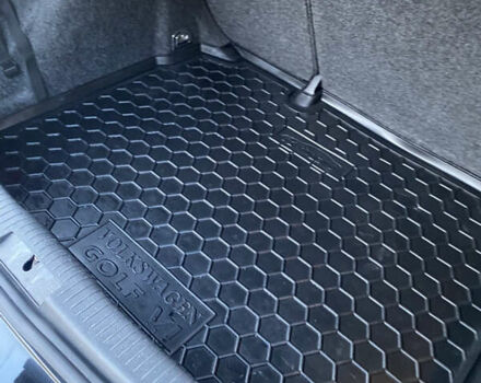 Черный Фольксваген Гольф, объемом двигателя 1.39 л и пробегом 219 тыс. км за 6850 $, фото 7 на Automoto.ua