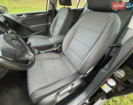 Черный Фольксваген Гольф, объемом двигателя 1.6 л и пробегом 250 тыс. км за 7150 $, фото 18 на Automoto.ua