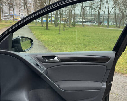 Черный Фольксваген Гольф, объемом двигателя 1.39 л и пробегом 251 тыс. км за 8400 $, фото 25 на Automoto.ua