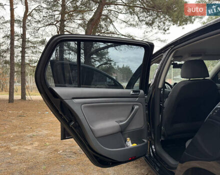 Черный Фольксваген Гольф, объемом двигателя 1.6 л и пробегом 431 тыс. км за 6700 $, фото 12 на Automoto.ua