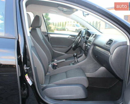 Черный Фольксваген Гольф, объемом двигателя 1.6 л и пробегом 210 тыс. км за 7590 $, фото 67 на Automoto.ua