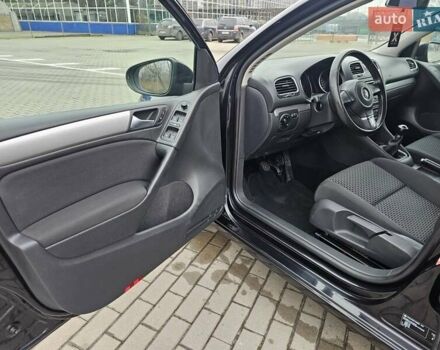 Черный Фольксваген Гольф, объемом двигателя 1.6 л и пробегом 218 тыс. км за 7900 $, фото 16 на Automoto.ua