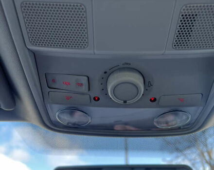 Черный Фольксваген Гольф, объемом двигателя 1.6 л и пробегом 210 тыс. км за 8150 $, фото 32 на Automoto.ua