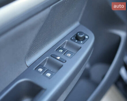 Черный Фольксваген Гольф, объемом двигателя 1.4 л и пробегом 258 тыс. км за 5999 $, фото 14 на Automoto.ua