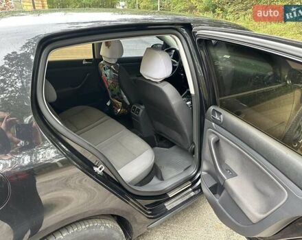 Черный Фольксваген Гольф, объемом двигателя 1.6 л и пробегом 196 тыс. км за 7000 $, фото 26 на Automoto.ua