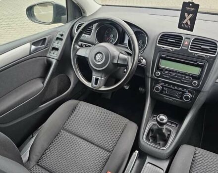 Черный Фольксваген Гольф, объемом двигателя 1.6 л и пробегом 218 тыс. км за 7900 $, фото 28 на Automoto.ua