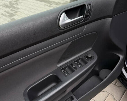 Черный Фольксваген Гольф, объемом двигателя 1.6 л и пробегом 189 тыс. км за 6650 $, фото 28 на Automoto.ua