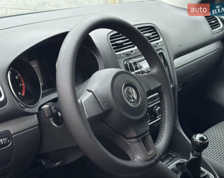 Черный Фольксваген Гольф, объемом двигателя 1.6 л и пробегом 138 тыс. км за 7950 $, фото 20 на Automoto.ua