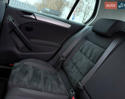 Черный Фольксваген Гольф, объемом двигателя 1.4 л и пробегом 227 тыс. км за 8500 $, фото 67 на Automoto.ua