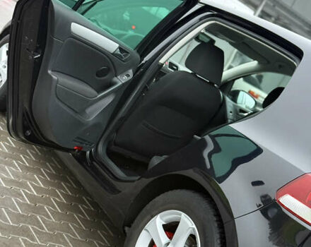 Черный Фольксваген Гольф, объемом двигателя 1.4 л и пробегом 227 тыс. км за 8500 $, фото 58 на Automoto.ua